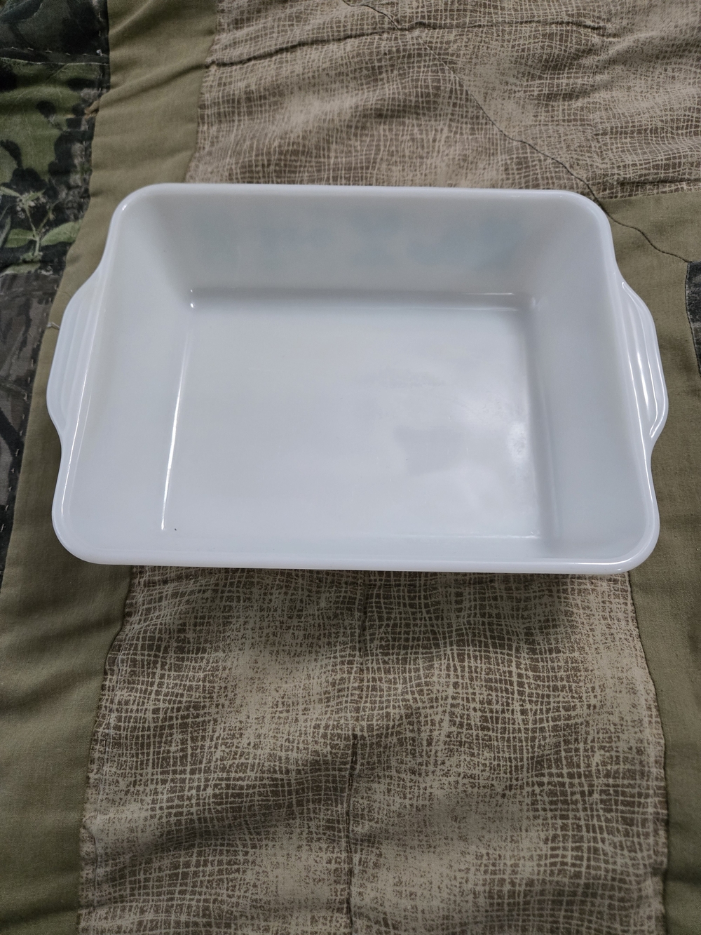 PYREX Turquoise Amish Harvest Milk Glass 1 1/2 Quart - Picture 2 of 8